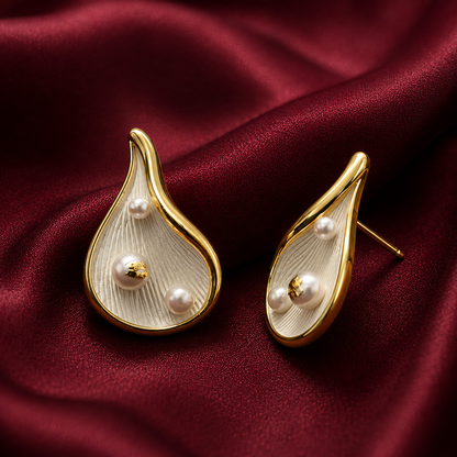 Pearl Petal Earring
