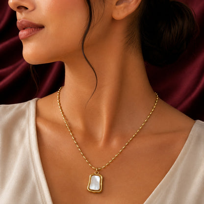 Pearl Window Necklace